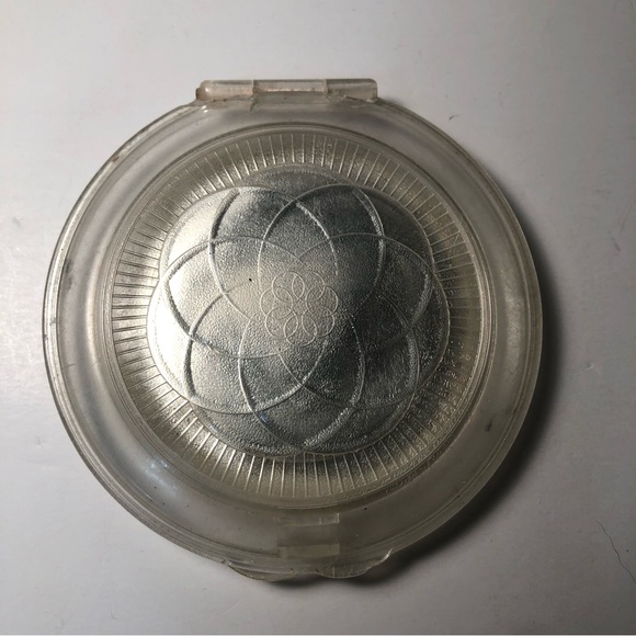 Antique Makeup Compacts - Picture 11 of 13